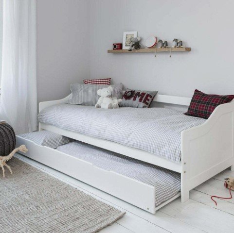 Pull out bed, bedframe